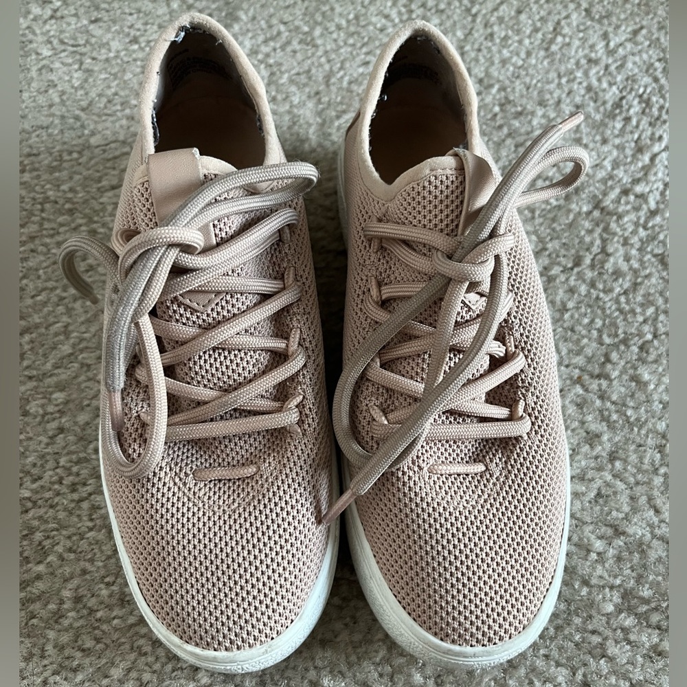 BP Beige Sneakers